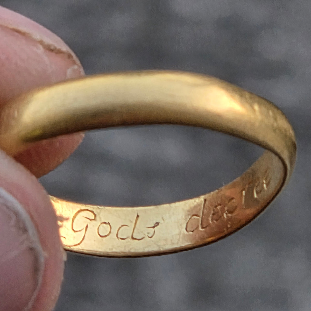 Gold posy ring