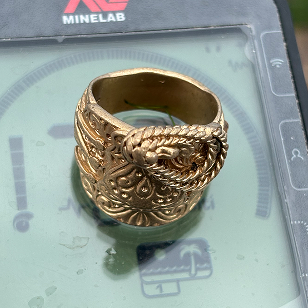 Gold Sadle Ring