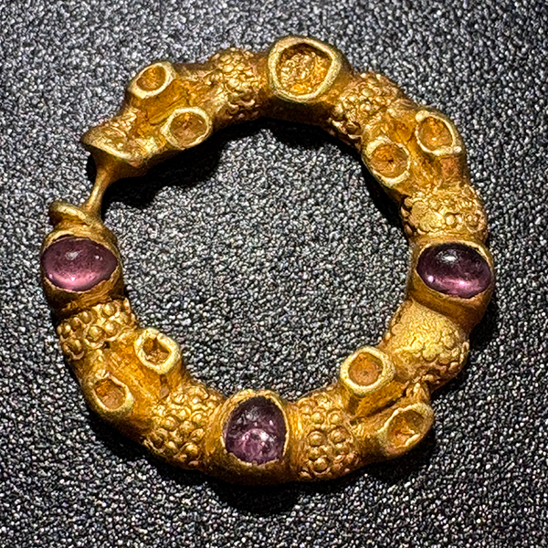 Gold Annular Brooch