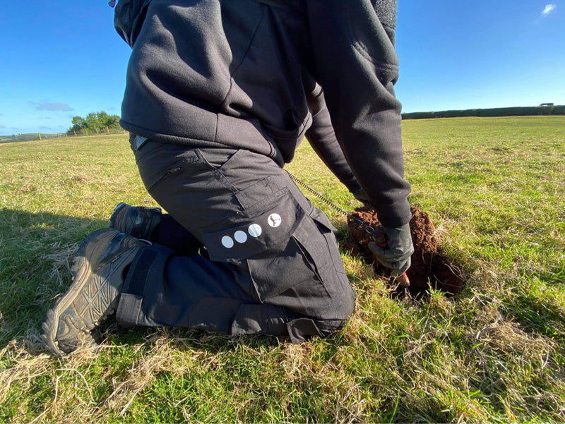 Searcher Detecting trousers